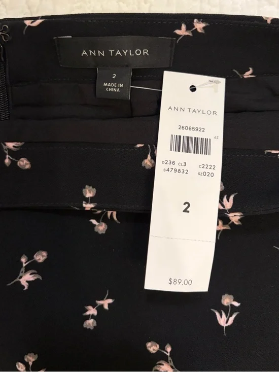 NWT Ann Taylor Black Floral Pencil Skirt - Picture 3 of 6